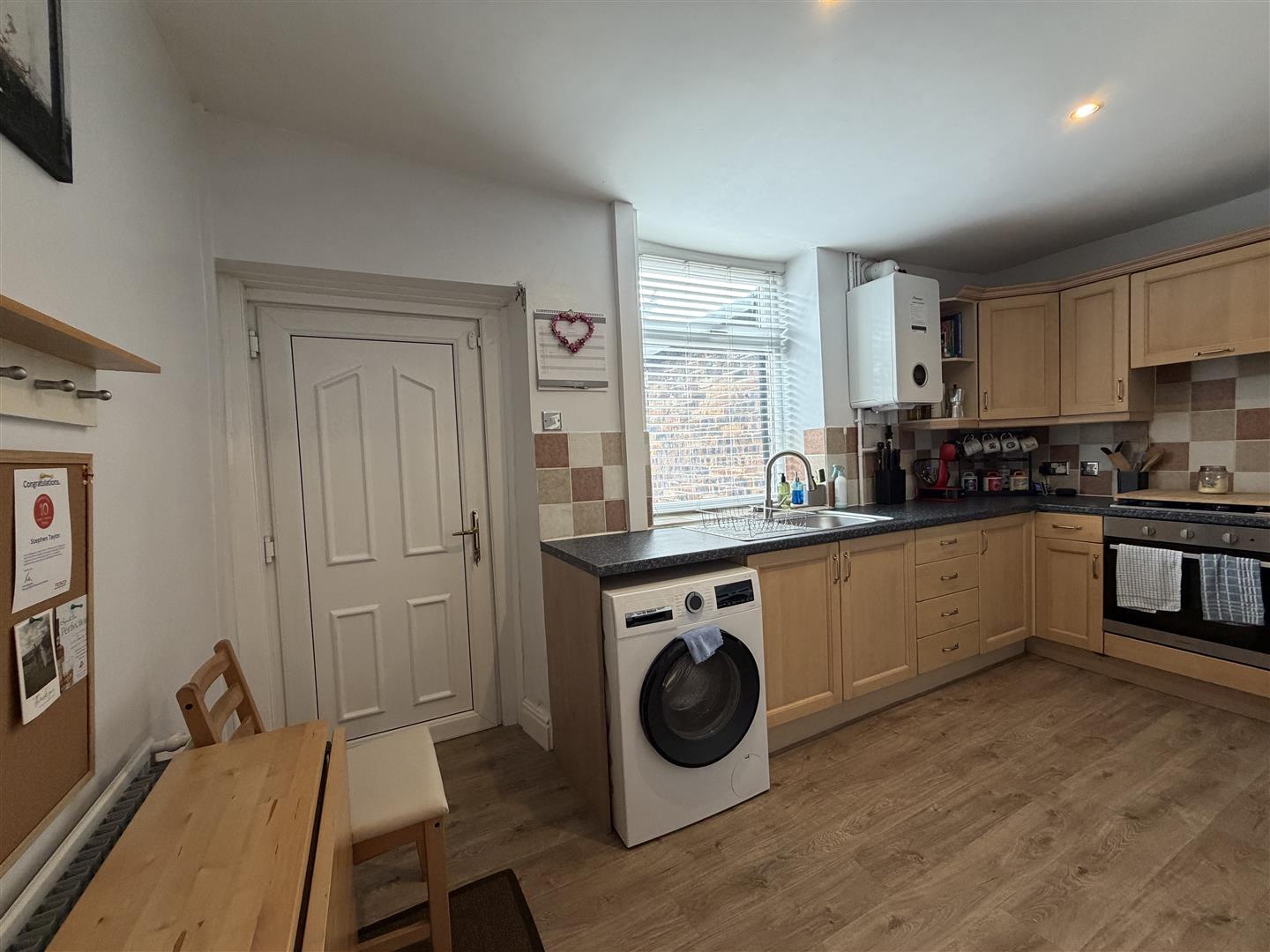 2 bed house - mid terrace in New Earth Street, Mossley – photo 3